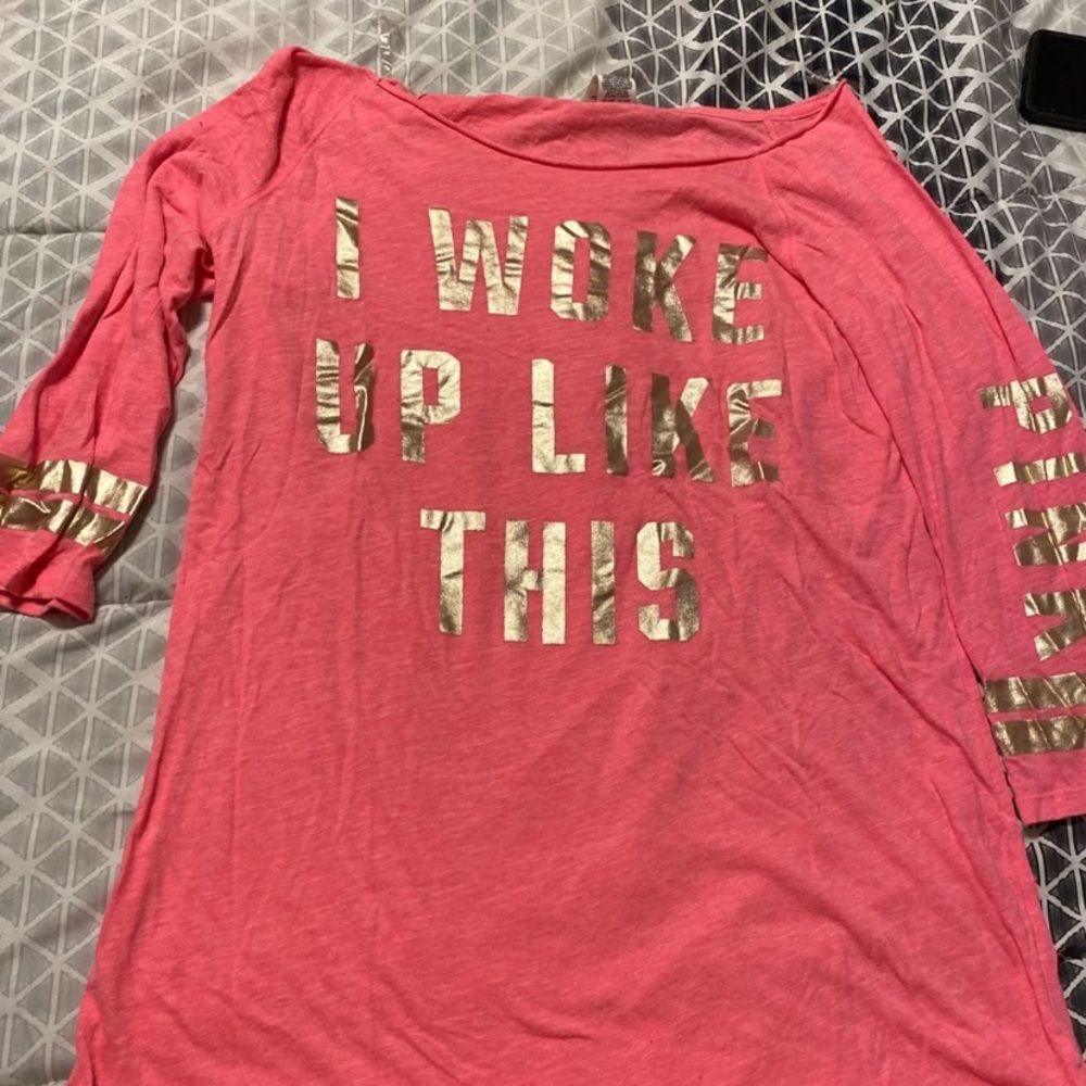 Quarter sleeve night gown